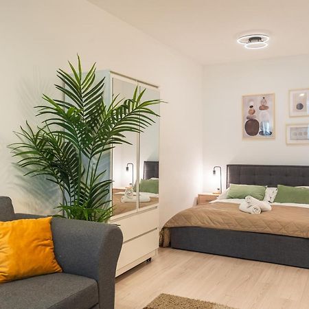 Modern Newly-Built Home By The New York Cafe ブダペスト エクステリア 写真