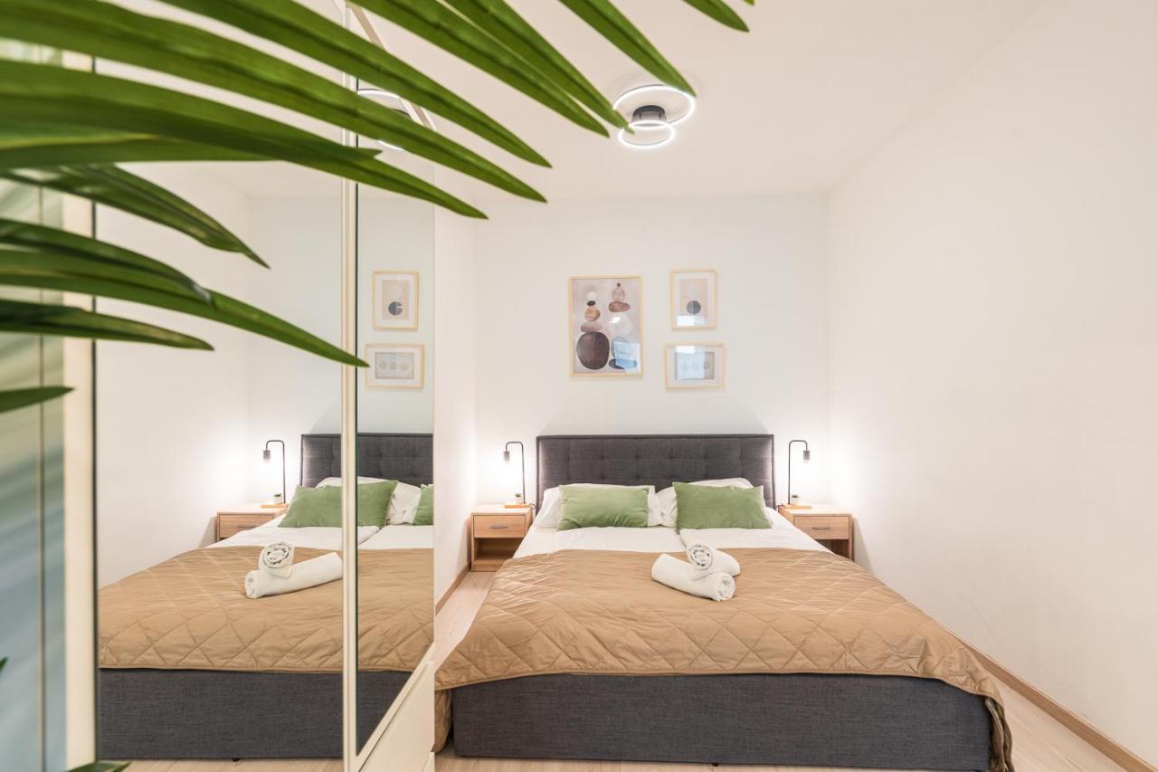 Modern Newly-Built Home By The New York Cafe ブダペスト エクステリア 写真